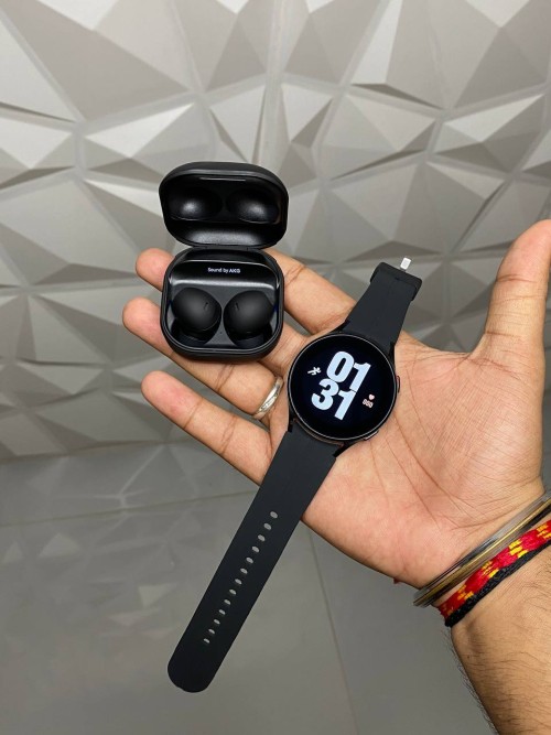 Samsung Galaxy Buds Pro (5 stores) see the best price »